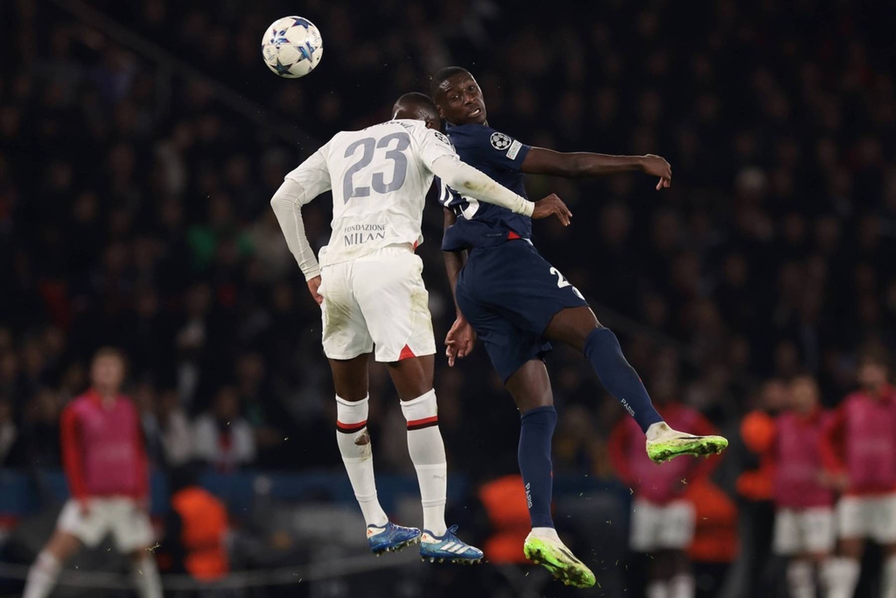 版权收入与 版权收入与