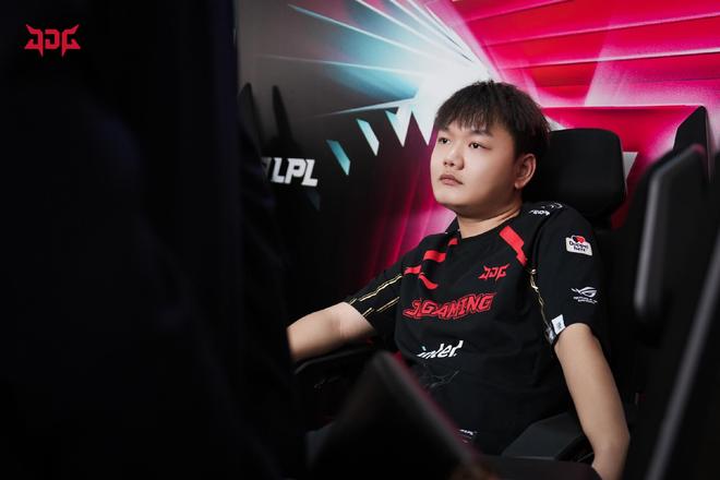 夺得桂冠 夺得桂冠